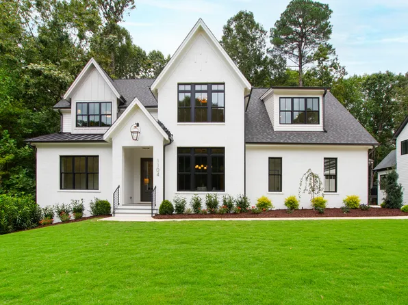 1104 Manchester Dr, Raleigh, NC 27609