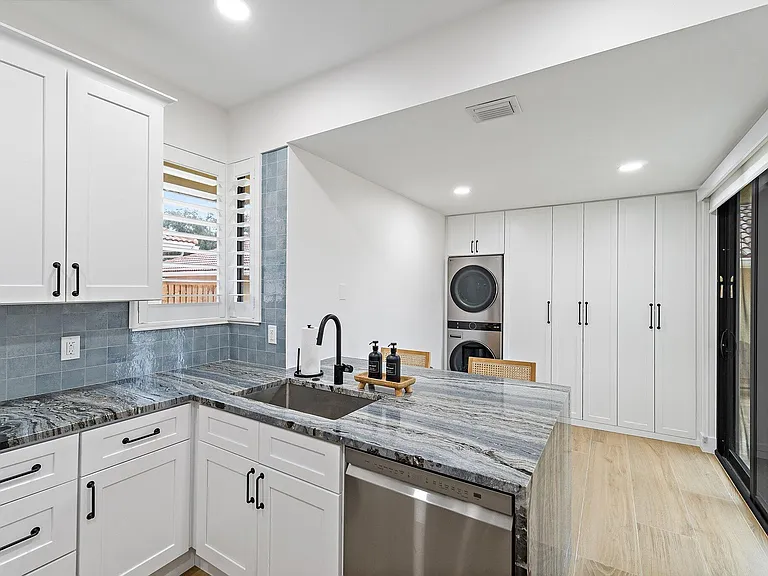 150 Old Meadow Way — Photo 22