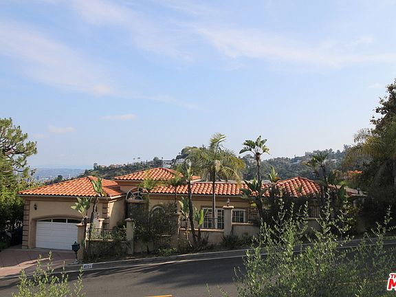 2nd image of 2121 Mount Olympus Dr
