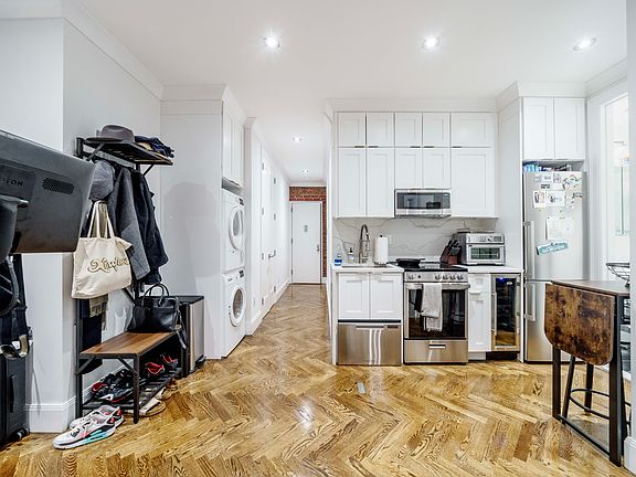 2nd image of 162 W 13th St APT 32