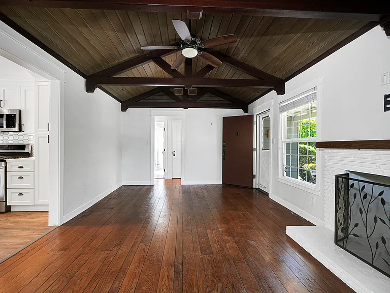 2249 Whyte Park Ave — Photo 11