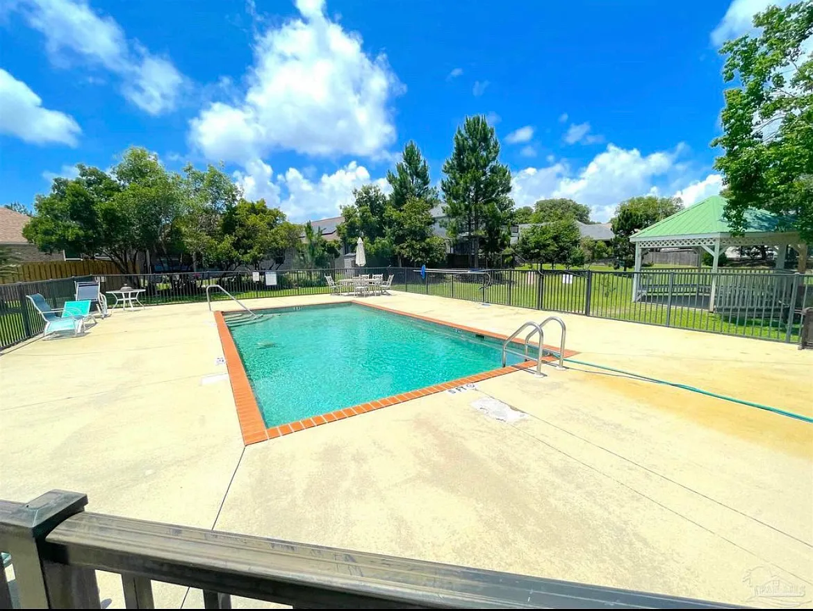 4 bed, 2130 sqft, $2,400 — Photo 3