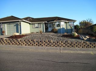 670 SW Echo Loop, Oak Harbor, WA 98277