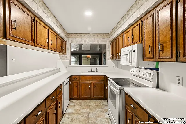 162 Amistad Blvd — Photo 4