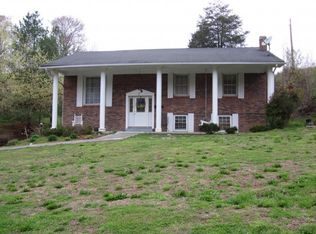 2606 Tazewell Hwy #33, Sneedville, TN 37869