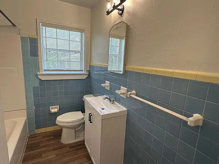 910 Wadsworth St — Photo 15