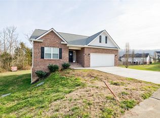 7414 Battle Creek Ln, Corryton, TN 37721