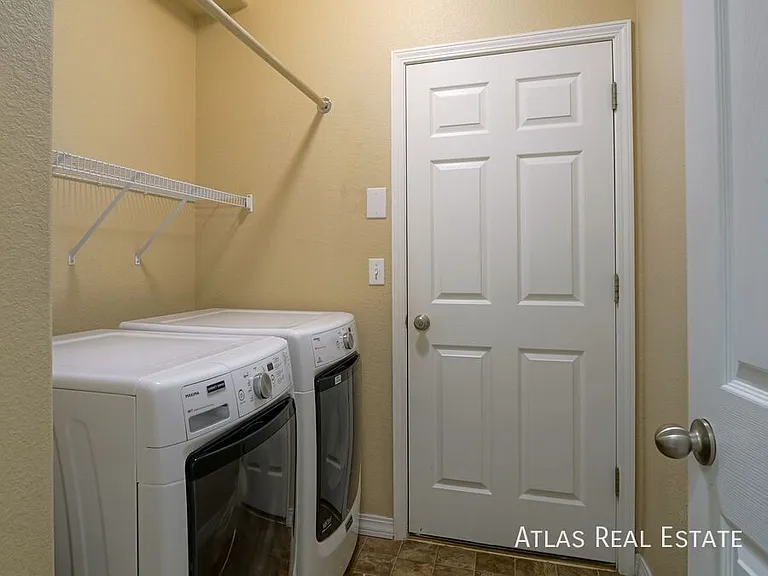 5828 Cumbre Vista Way — Photo 17