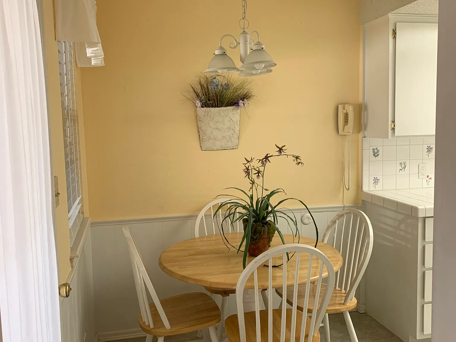 3 bed, 1880 sqft, $1,950 — Photo 2