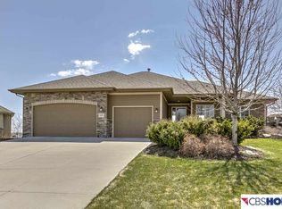 16807 Cady Cir, Omaha, NE 68116