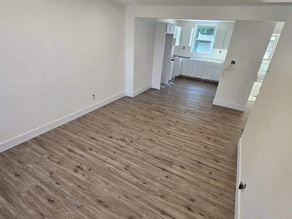 28 Vernon Ter #1