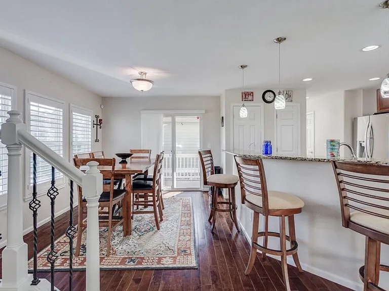 11963 Bolton Dr — Photo 7