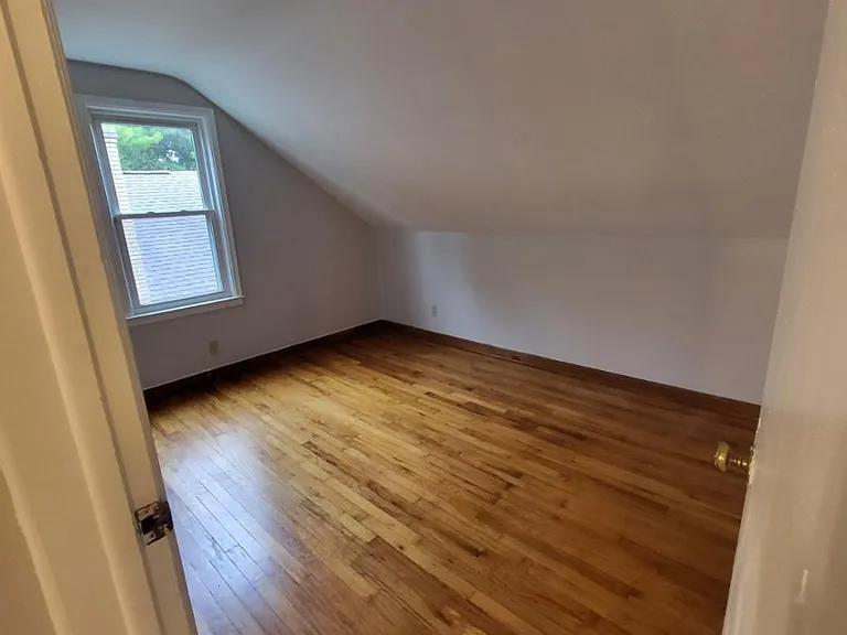 619 Salem St — Photo 11