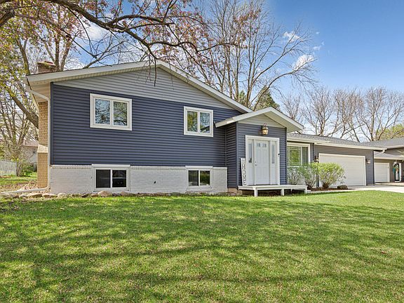 2nd image of 1702 McKinley Dr