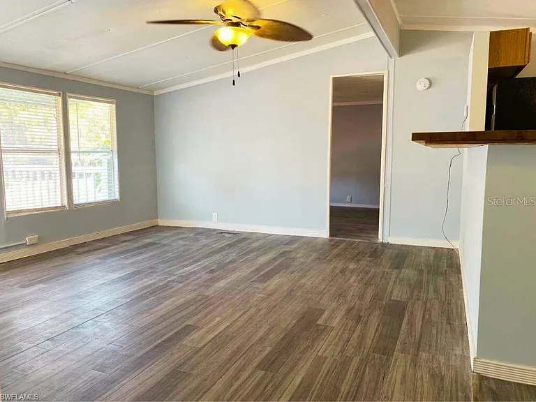 1281 Richmond Ave — Photo 17