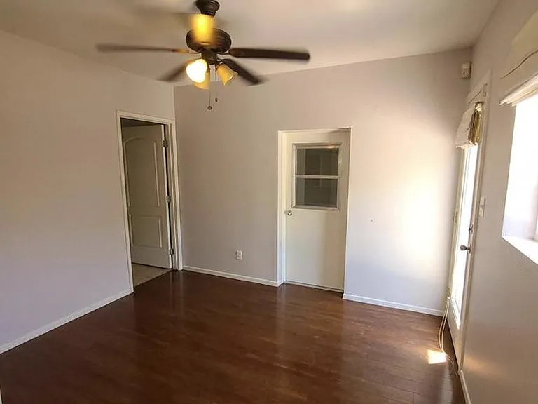 1407 W Glenrosa Ave — Photo 6