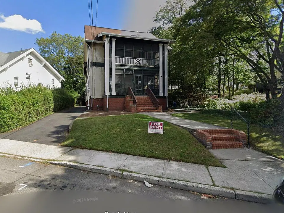 31 Lincoln Ave #4