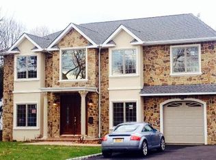 41 Harding Ave, Roslyn Heights, NY 11577