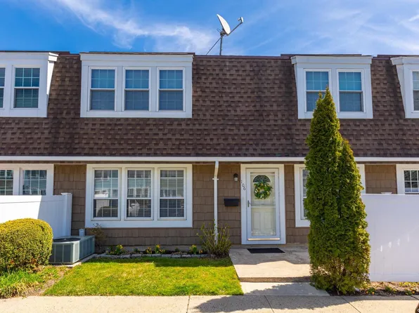 106 Whalers Cv #106, Babylon, NY 11702