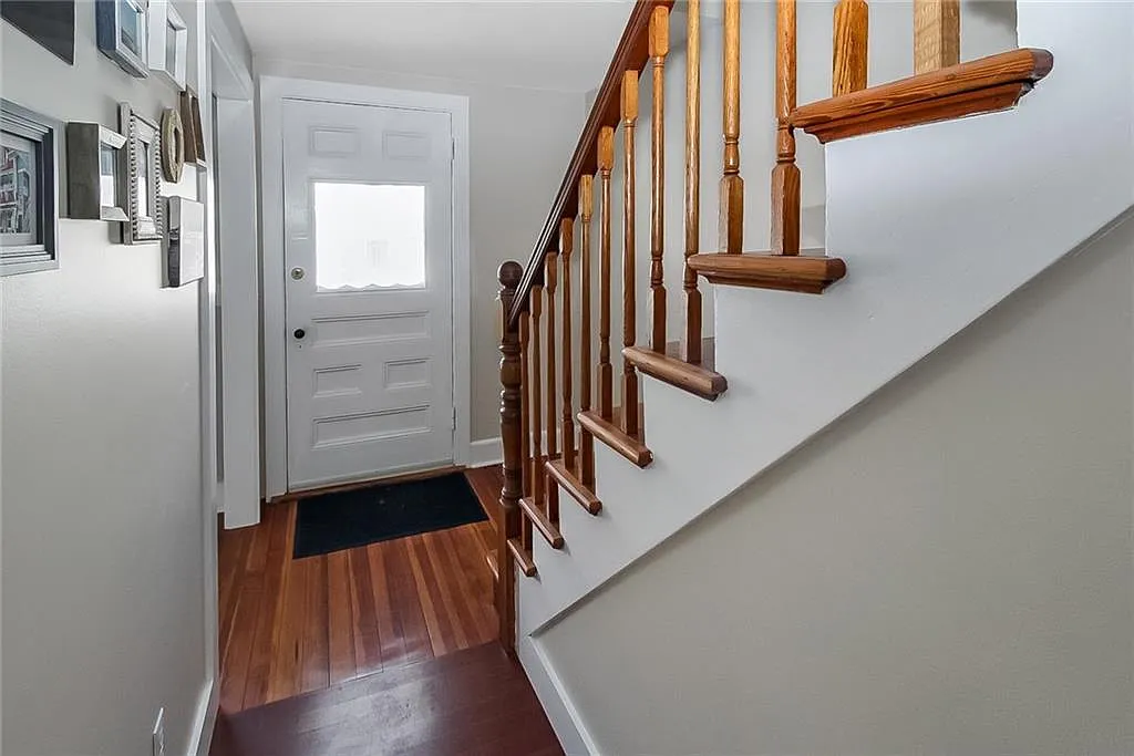 3 bed, 969 sqft, $3,600 — Photo 2