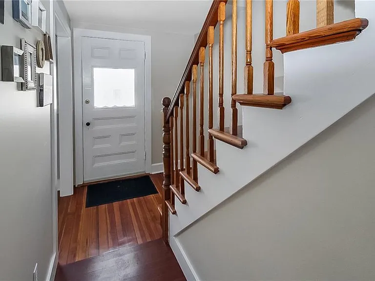 1 Conrad Ct — Photo 2
