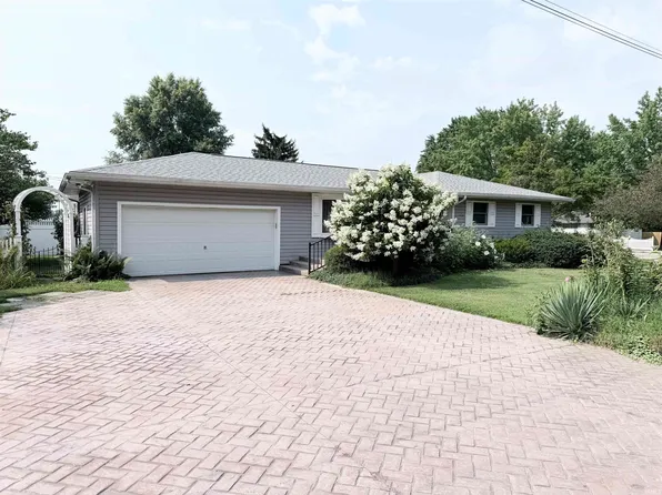 101 Hickory St, Walkerton, IN 46574
