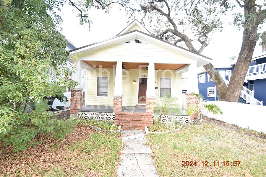 1st image of 414 E Amelia Ave