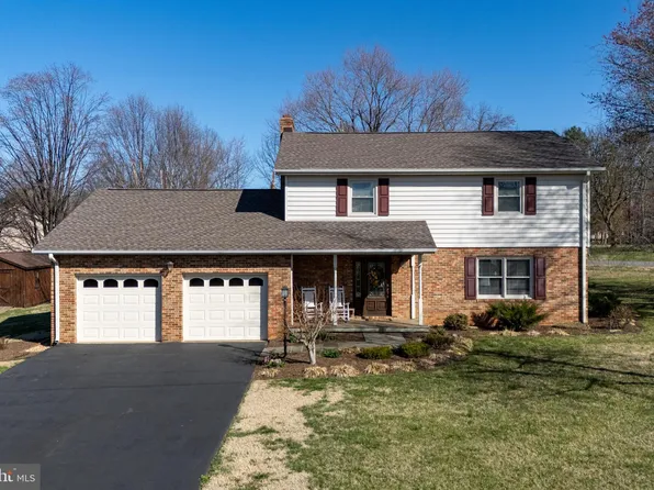 943 Old Farms Rd, Luray, VA 22835