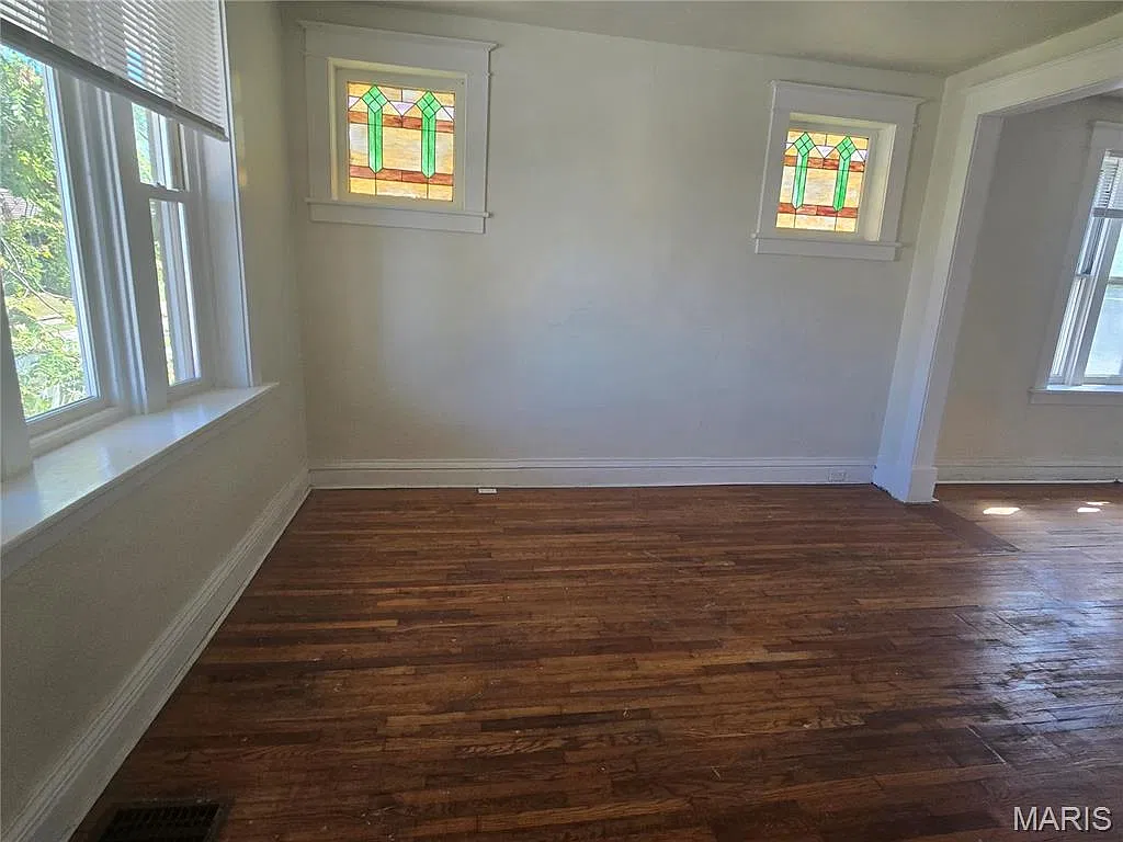 4 bed, 1.0 bath, 1104 sqft, $1,250 — Photo 3