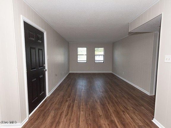 2nd image of 103 Ravenwood Dr APT C