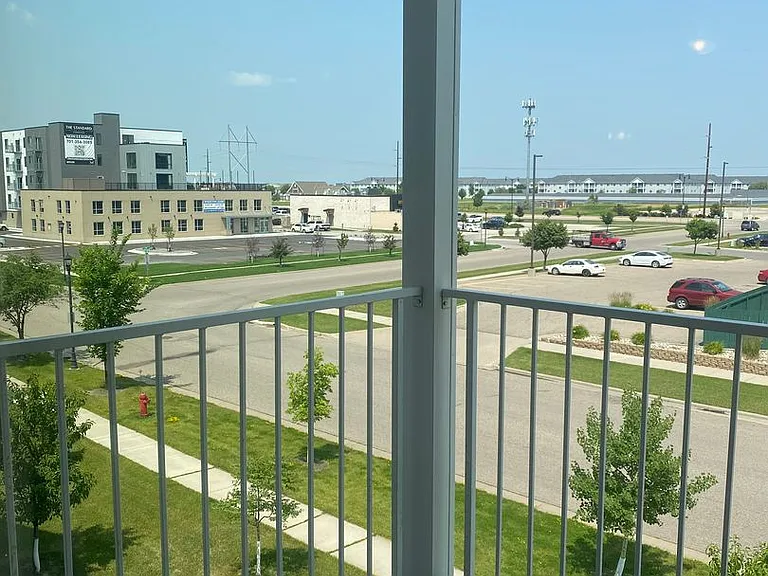 West Lake III Apartments — Photo 90