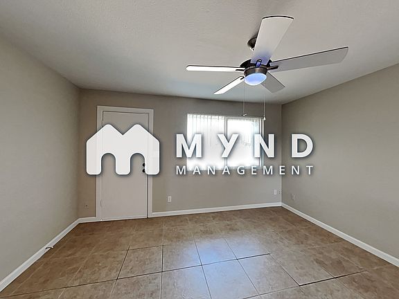 3rd image of 925 E Fairmount Ave #4