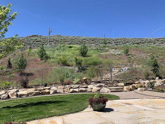 3rd image of 171 W Parkside Dr