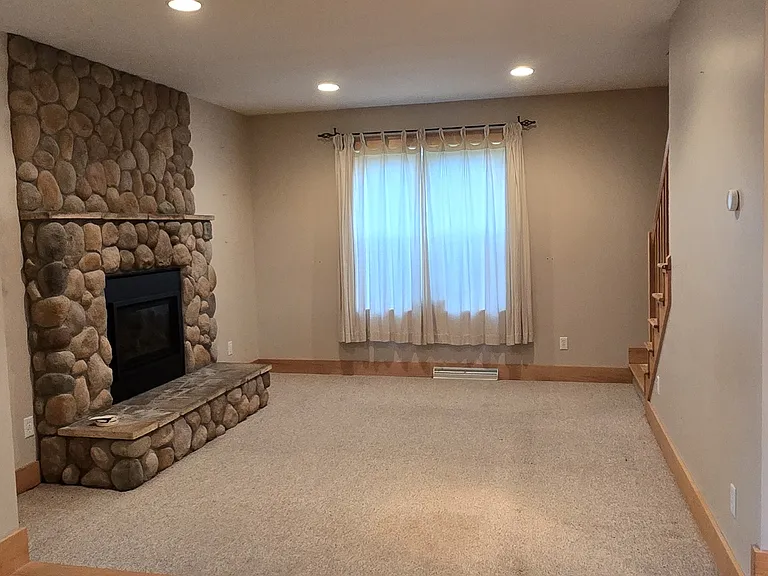 28490 Van Blarcum Ave — Photo 4