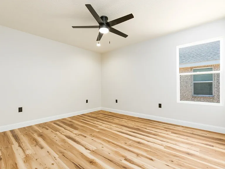 128 Chisum Dr — Photo 7