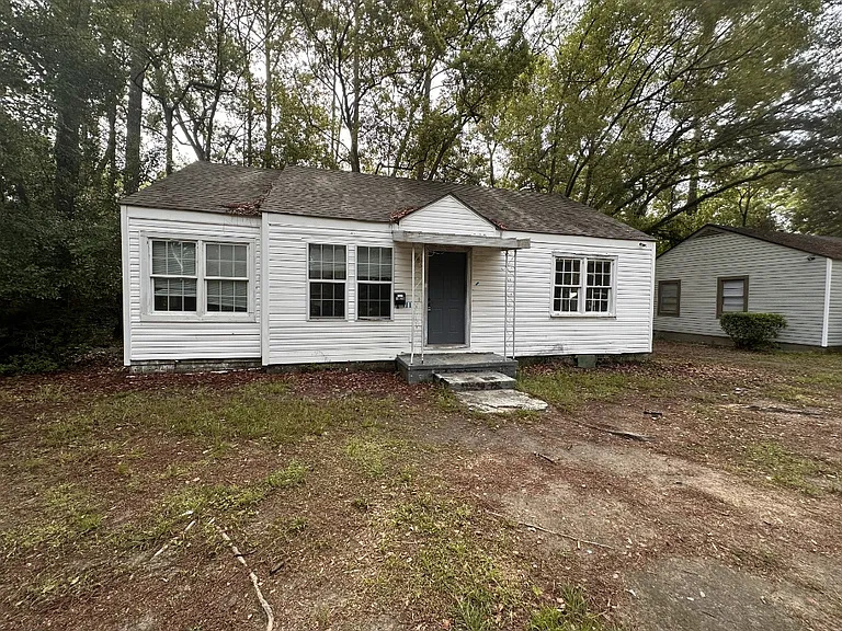 1809 Charlton St — Photo 1