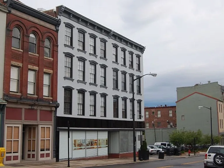 Old Towne Flats — Photo 39