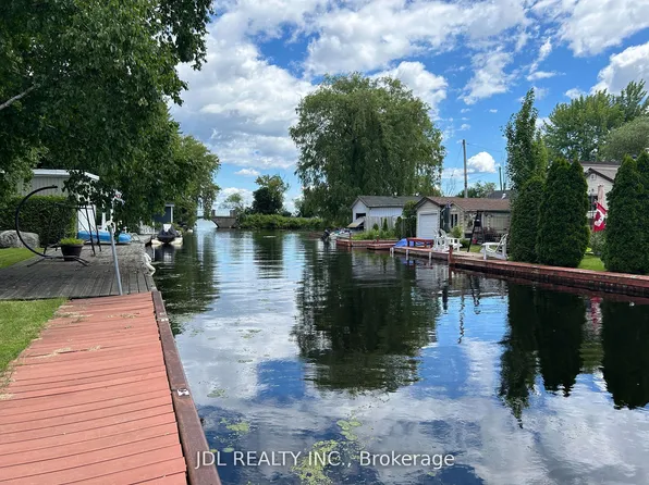 11 Red Robin Rd, Georgina, ON L4P 3E9