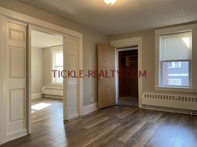 820 E. Main St, 17