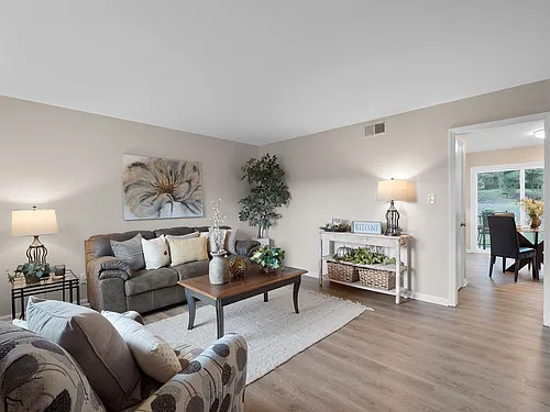 Stratford Square Apartments Photo 1