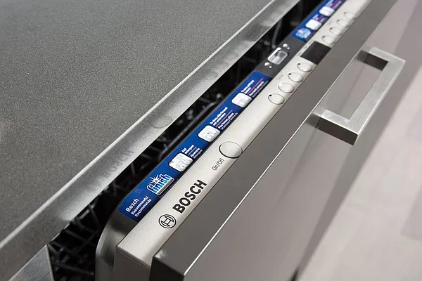 Rented by Bold New York | media 24