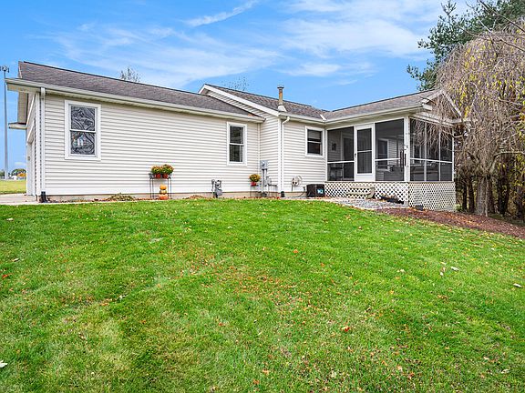 5th image of 5576 Blue Spruce Ln