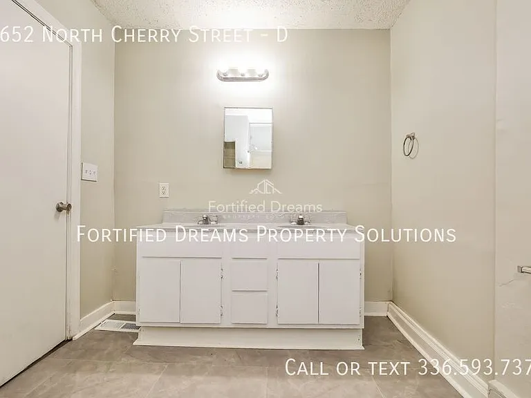 1652 N Cherry St #D — Photo 34