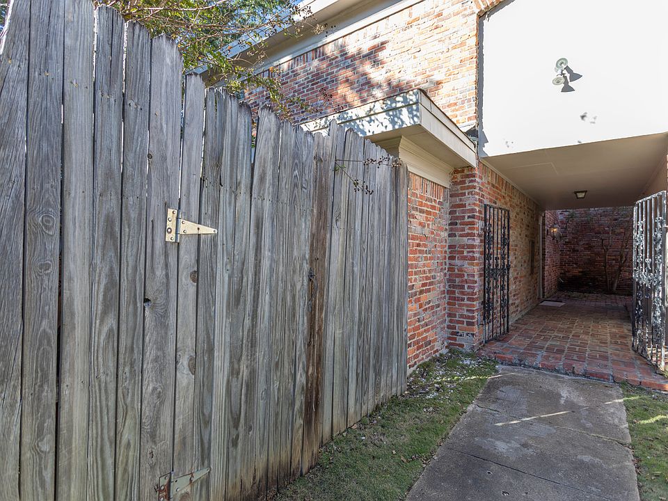 1st image of 2926 Canterbury Dr