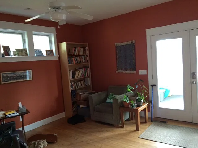 3 bed, 2376 sqft, $3,400 — Photo 3