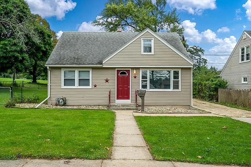 2112 Colorado Ave photo 1