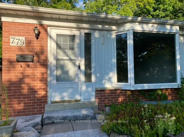 779 Greenfield Cres, Newmarket, ON L3Y 3B2