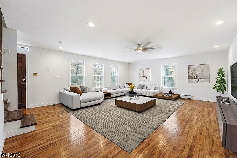 1st image of 17 High St