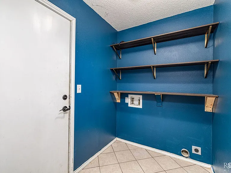 1724 Edmund Blvd — Photo 24