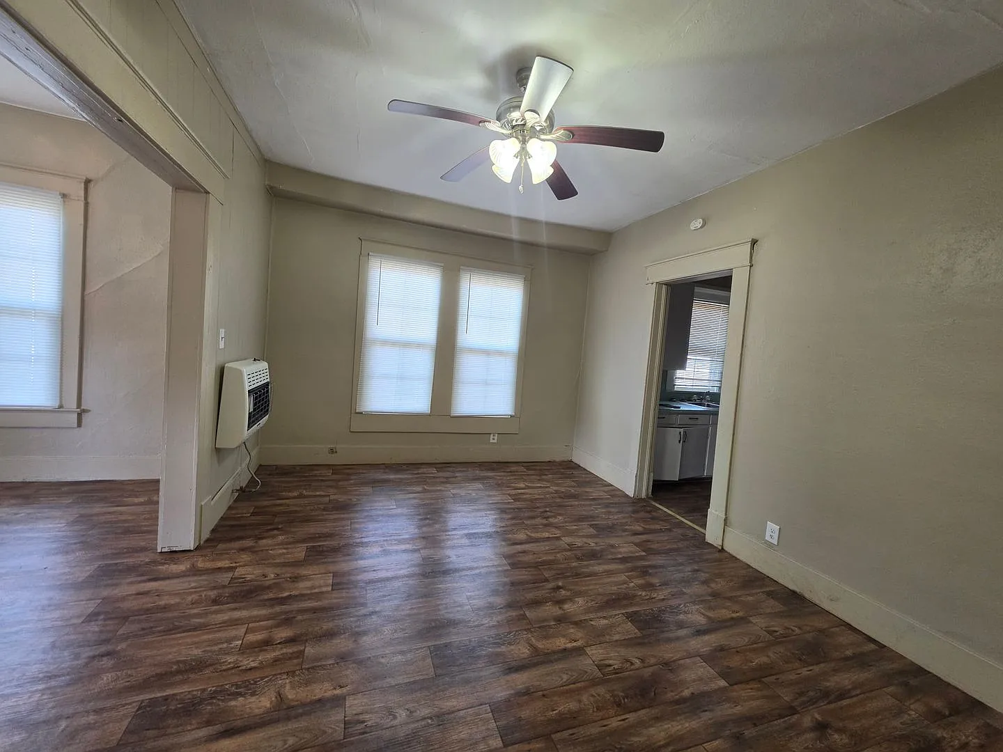 2 bed, 1.0 bath, 1024 sqft, $950 — Photo 3